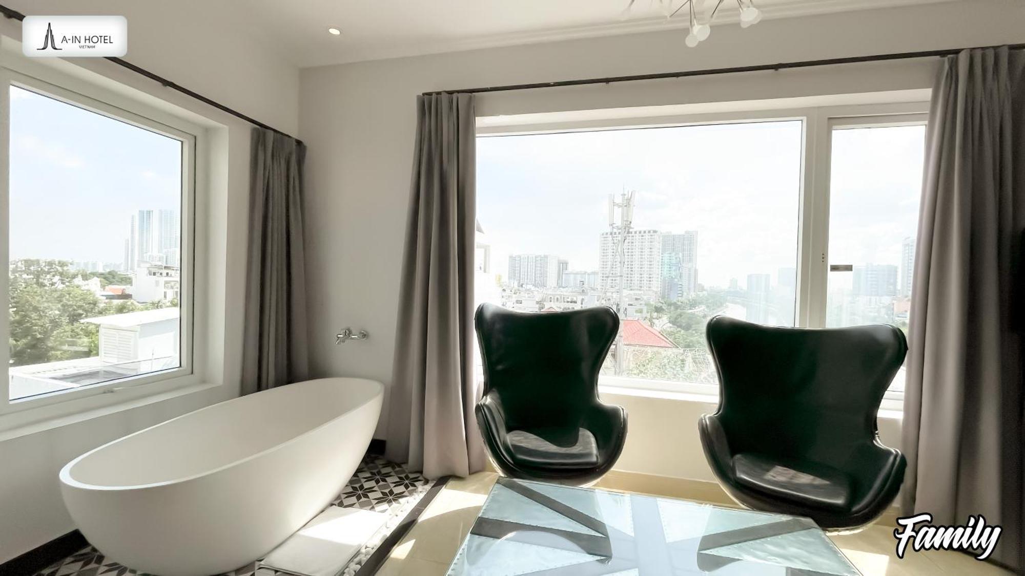 Khách sạn A In Riverside 2*