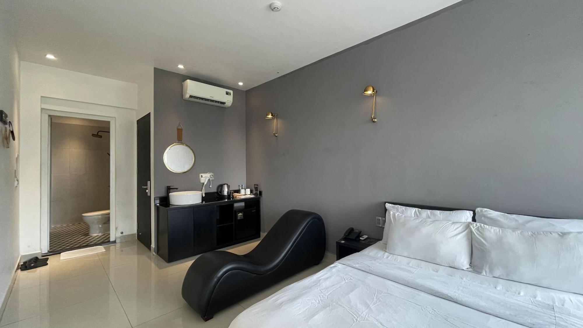 A In Riverside 2* TP. Hồ Chí Minh