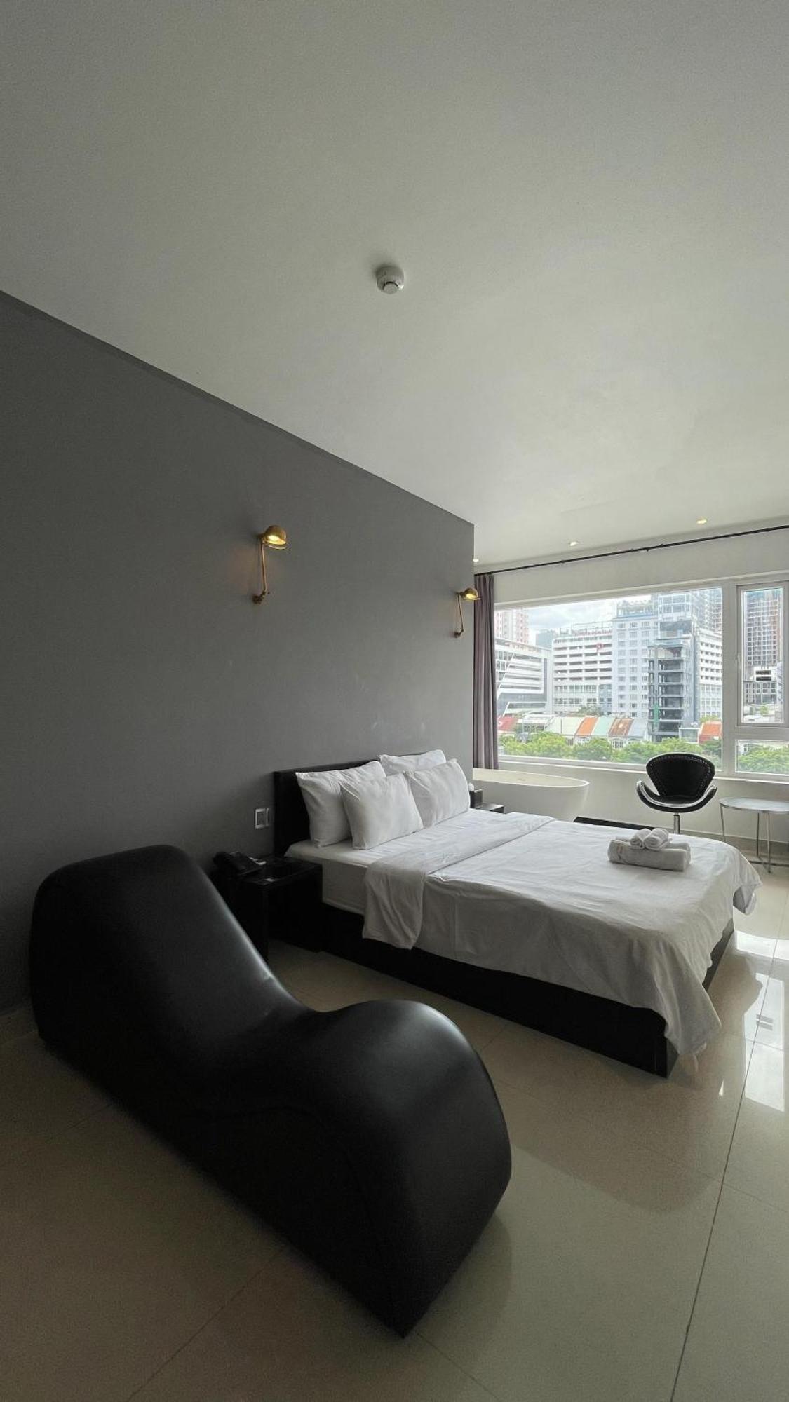 Khách sạn A In Riverside 2*